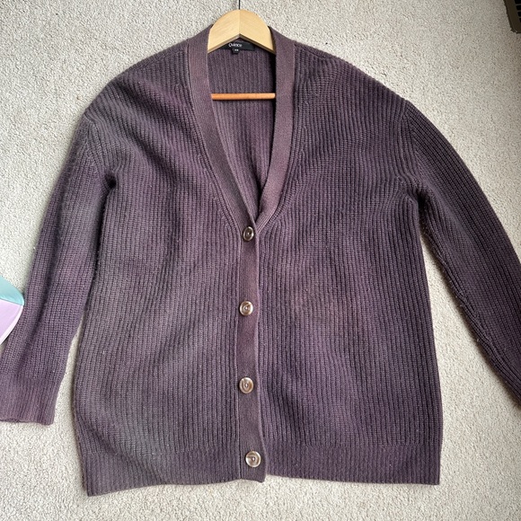 Quince Mongolian Cashmere Oversized Boyfriend Cardigan
Sweater size XS - Picture 3 of 4
